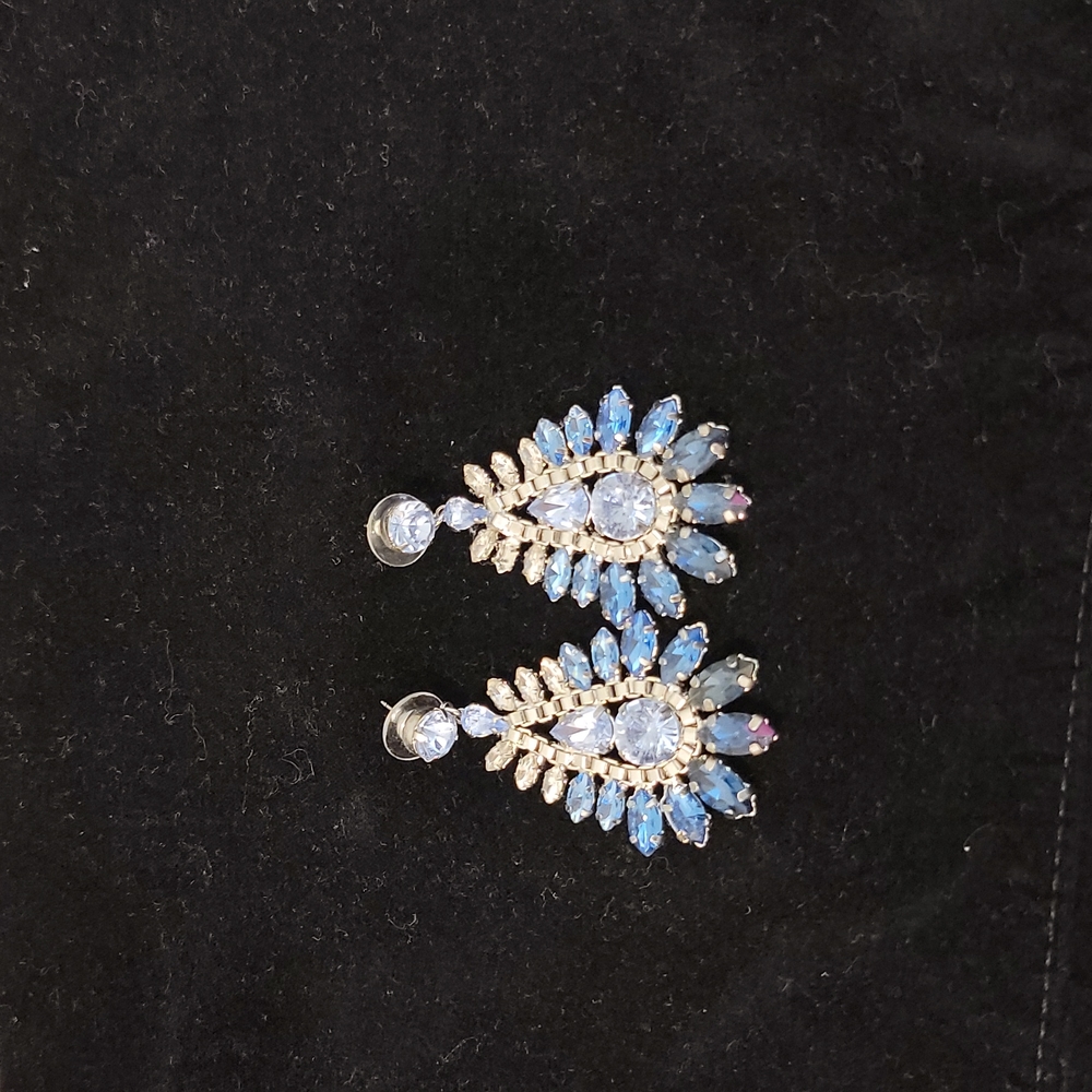 Banana Republic crystal earings